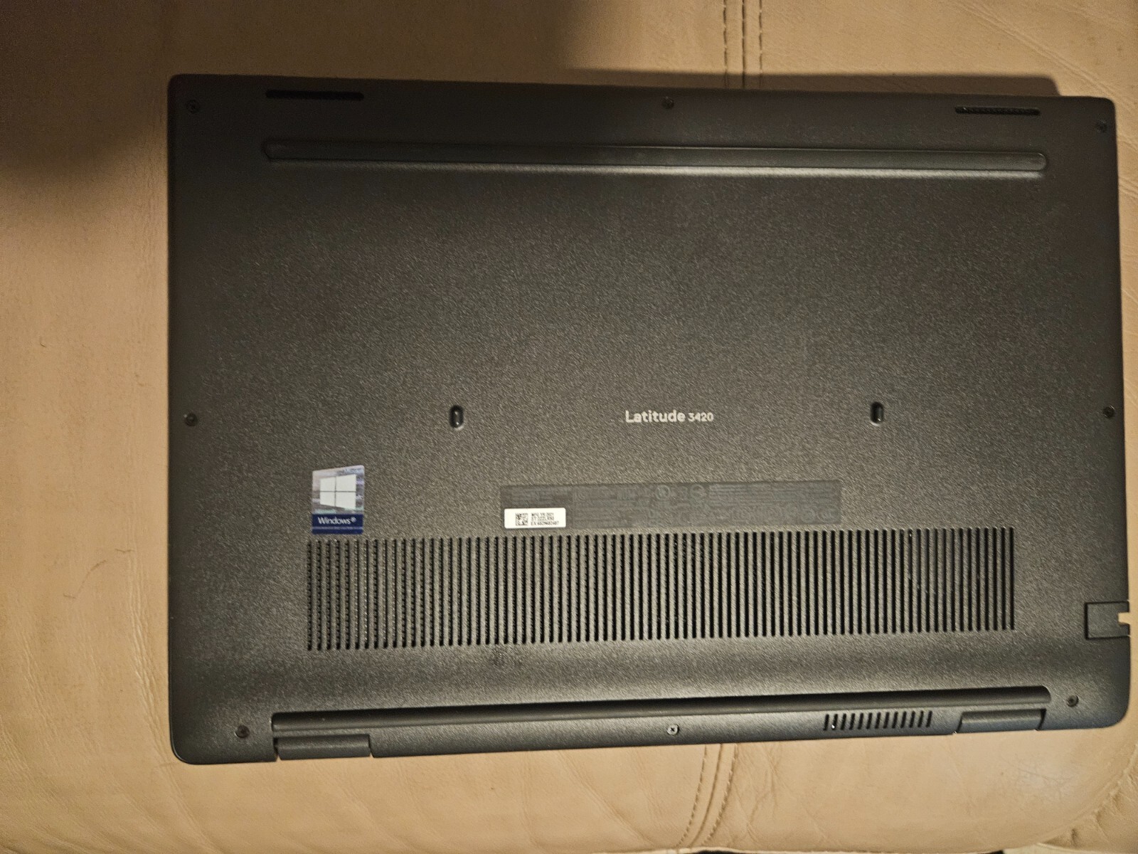 Dell Latitude 3420 14'' (256GB SSD Intel Core i5-1135G7 2.4GHz 8GB RAM) Laptop - gallery