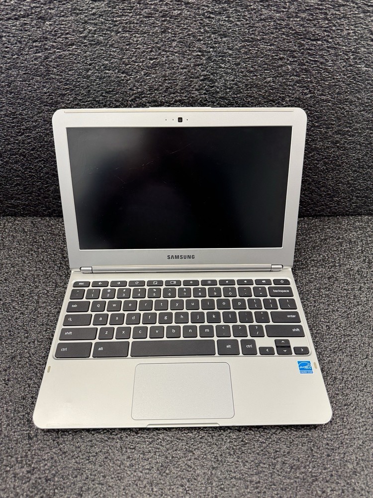 Samsung XE303C1 Chromebook 3/ 11.6" 16GB SSD Exynos 5 1.7GHz 2GB RAM/ PARTS‼️