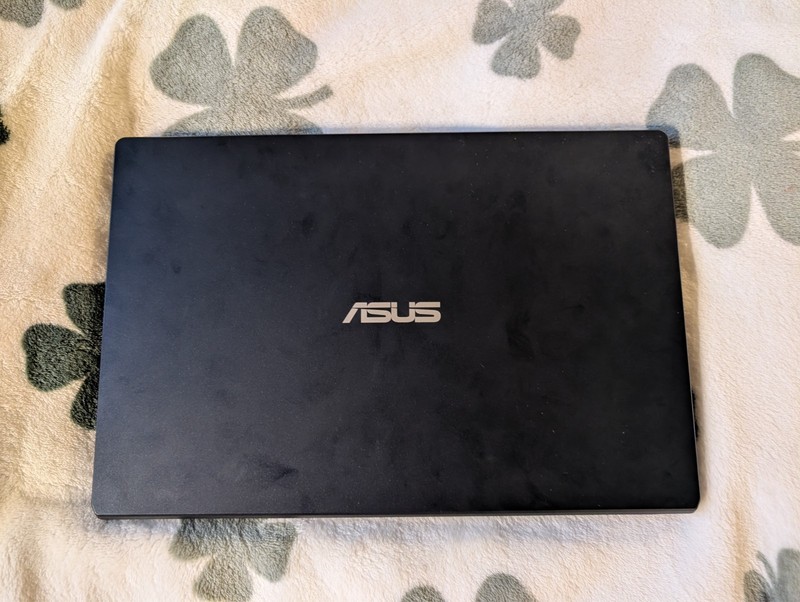 Asus Vivobook Go 14 Laptop E410K - Intel Celeron N4500 @ 1.1 GHz 4GB RAM gallery