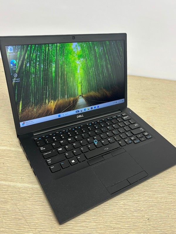 Dell Latitude E7490 14" i5-8350U 16GB 512GB SSD Windows 10 Pro Laptop gallery