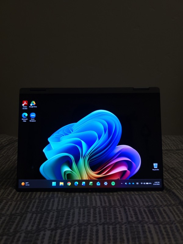Lenovo Yoga 7i 2-in-1 14" Touch Intel Core Ultra 5 226V 16GB 512GB SSD gallery