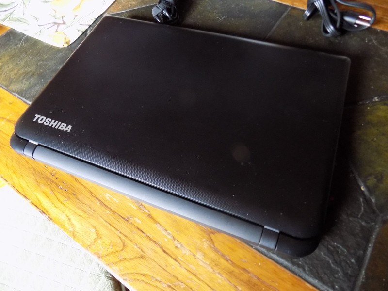 Toshiba Satellite C55-B5296 Laptop 4GB, Win 10 - Works gallery