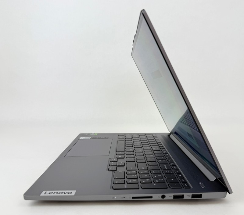 Lenovo IdeaPad Pro 5i 16" 2048x1280 OLED Touch Ultra 9 185H 32GB 1TB 4050 Dent gallery