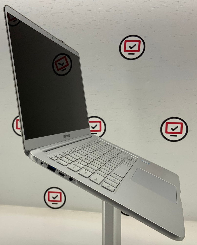 Samsung 9 Pro Notebook 15" FHD Touchscreen Intel Core i7 256GB SSD 16GB Win11