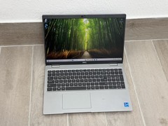 Dell Latitude 5520 15.6″ Core i7-1185G7 32GB RAM 512GB NVMe SSD Win-11