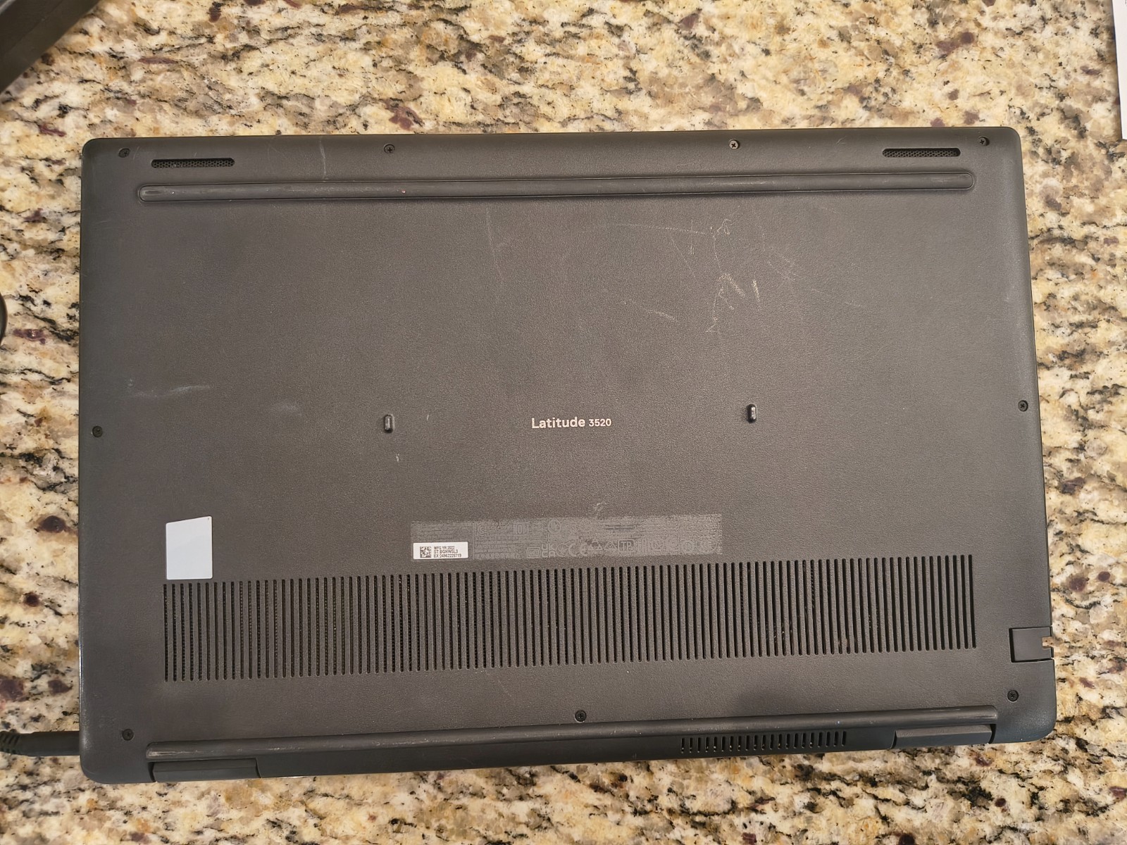 Dell Latitude 3520 Core i7-1165G7 8GB DDR4 256 GB NVMe Windows 11 Pro +Adaptor gallery