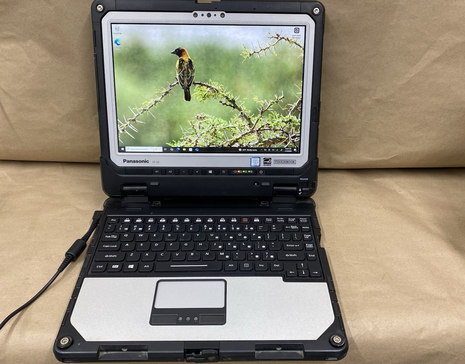 Panasonic CF-33 - 2160x1440 - i5-7300U - 8GB - 128GB SSD - Win 10 Pro - READ gallery