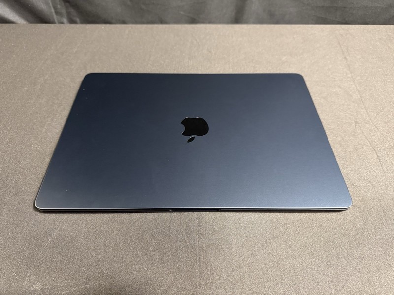 Apple | MC6L4LL/A | A3241 MacBook Air | 24Gb Memory | 512Gb Storage gallery