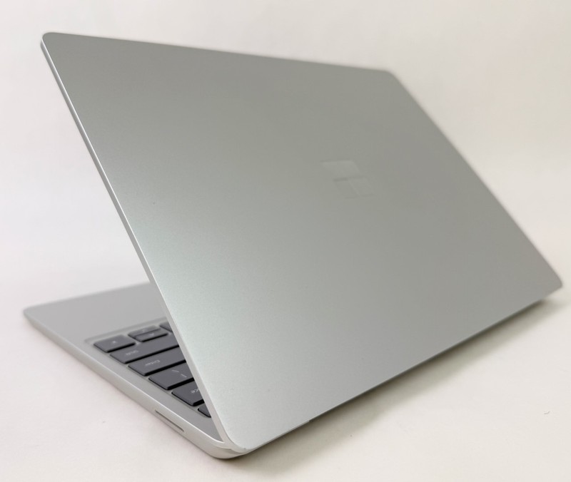 Microsoft Surface Laptop Go 1943 12.4" Touch i5-1035G1 8GB 128GB W11H - Read gallery