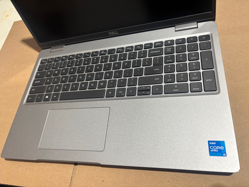 Dell Latitude 5520 15" Intel Core i5 11th Gen 2.40GHz No RAM NO HDD No Power gallery