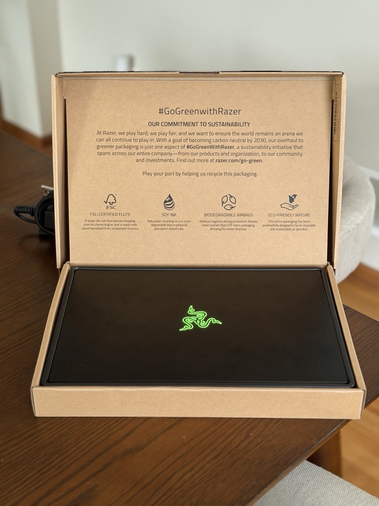 Razer Blade 14 Gaming Laptop Ryzen 9 6900HX RTX 3070 Ti 16GB 1TB QHD 165Hz 2022