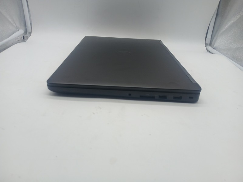 Dell Precision 3510 15.6" Intel Xeon E3-1505M V5 @2.80GHz 32GBRAM 512GB SSD gallery