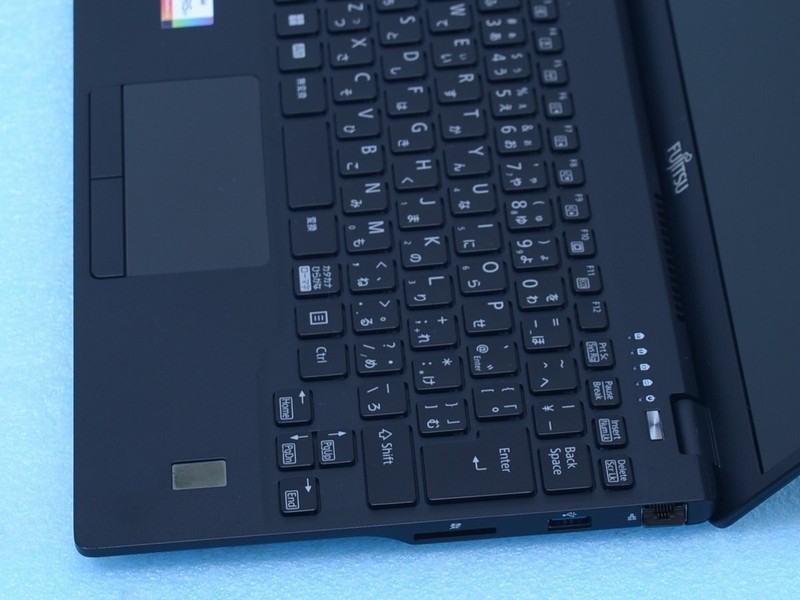Fujitsu Lifebook U9312/K i5-1245U Iris Xe 16GB SSD 256GB 13.3" FHD Win 11 Pro gallery