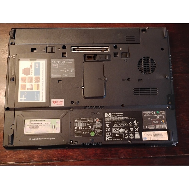 HP Compaq nc8230 Laptop Windows XP Intel Centrino Vintage PC PZ518UA#ABA Parts gallery