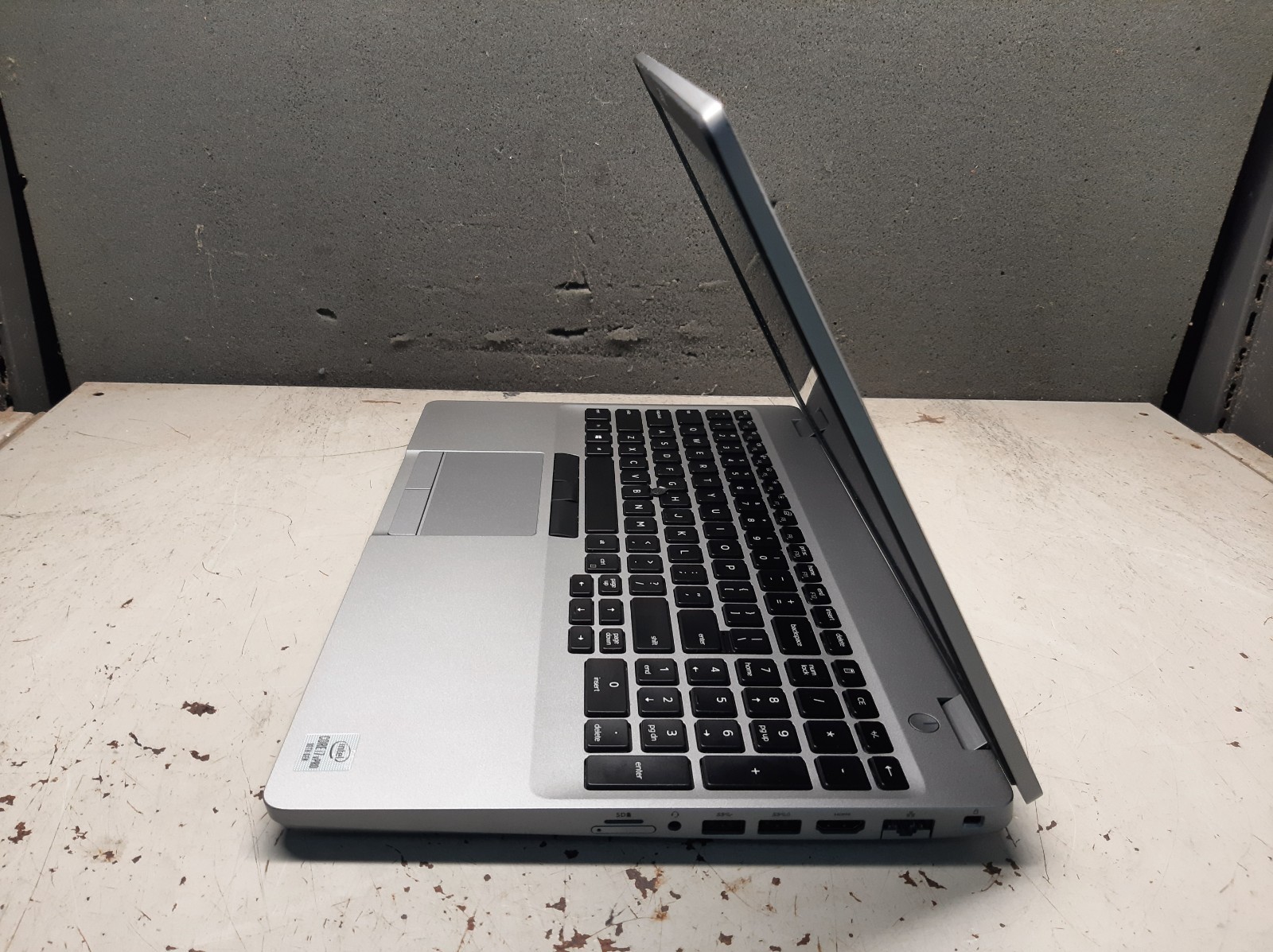 Dell Latitude 5510 15.6" i7-10610 8GB RAM No SSD/OS/BATT gallery