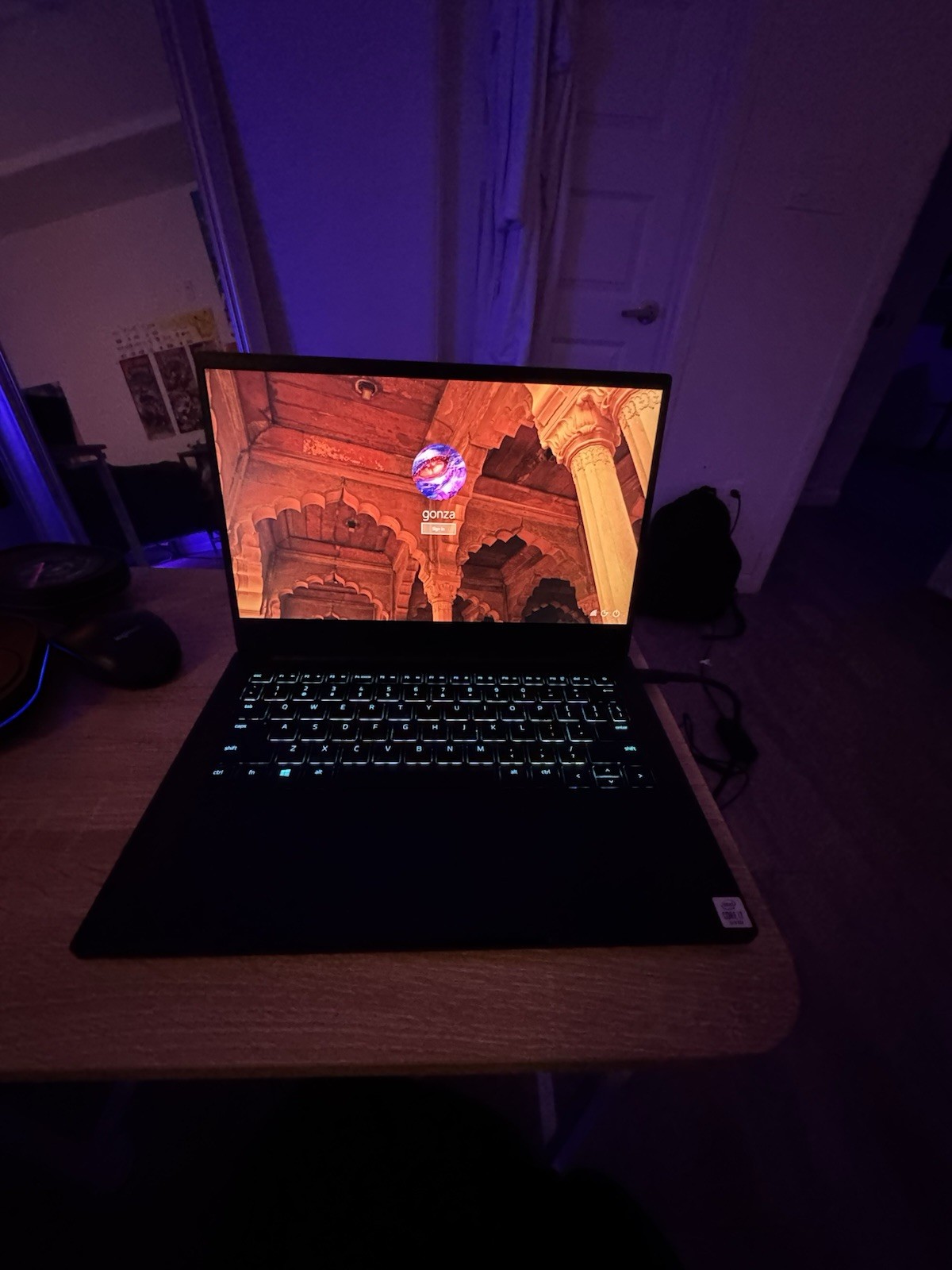 RAZER BLADE 13 GAMING LAPTOP i7 10th GEN.GTX 1650Ti/16GB RAM,500GB SSD+120hz gallery