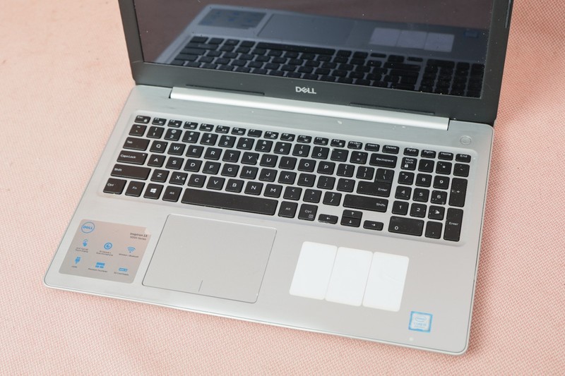 Dell Inspiron 5570 15.6" FHD Touch i5-8250U 1.6GHz 12GB RAM 1TB HDD Windows 10 gallery