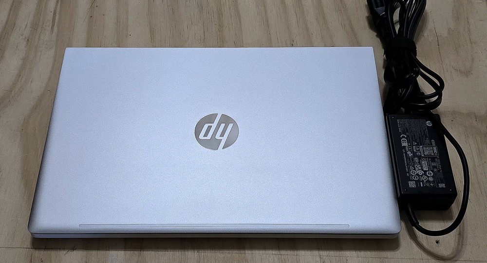 HP ProBook 440 G10, i5-1334U, 16GB RAM, 512GB SSD, TouchScreen, Win11 + Charger