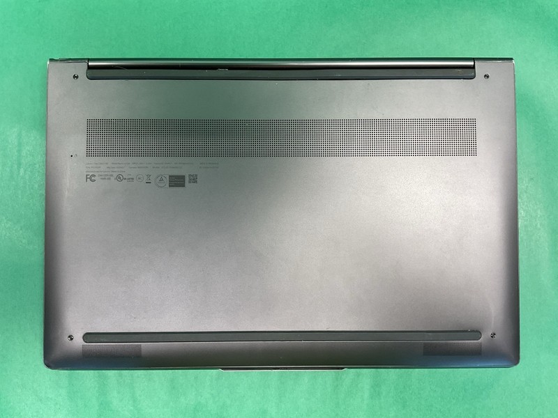 Lenovo Yoga C940-14IIL i7-1065G7 - Powers On - NO HD - Broken Screen - Untested gallery