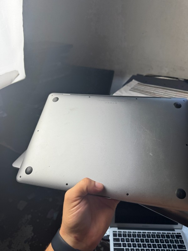 Apple A1932 MacBook Air 13.3" Laptop for Parts/Repair #6344 gallery