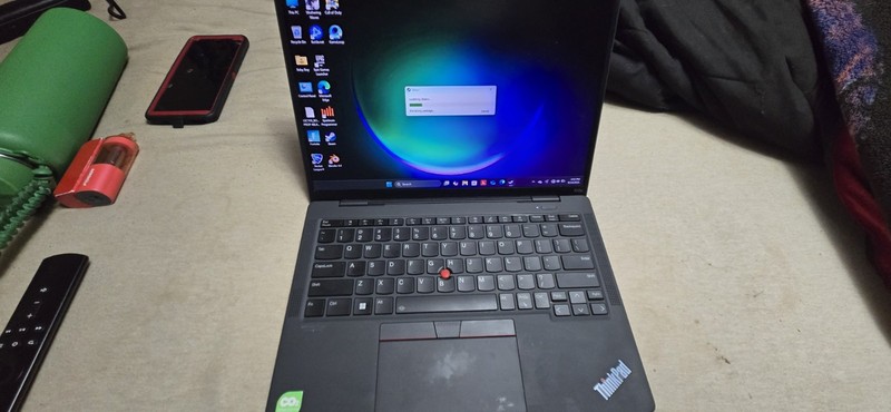 Lenovo Yoga x13s snapdragon gallery