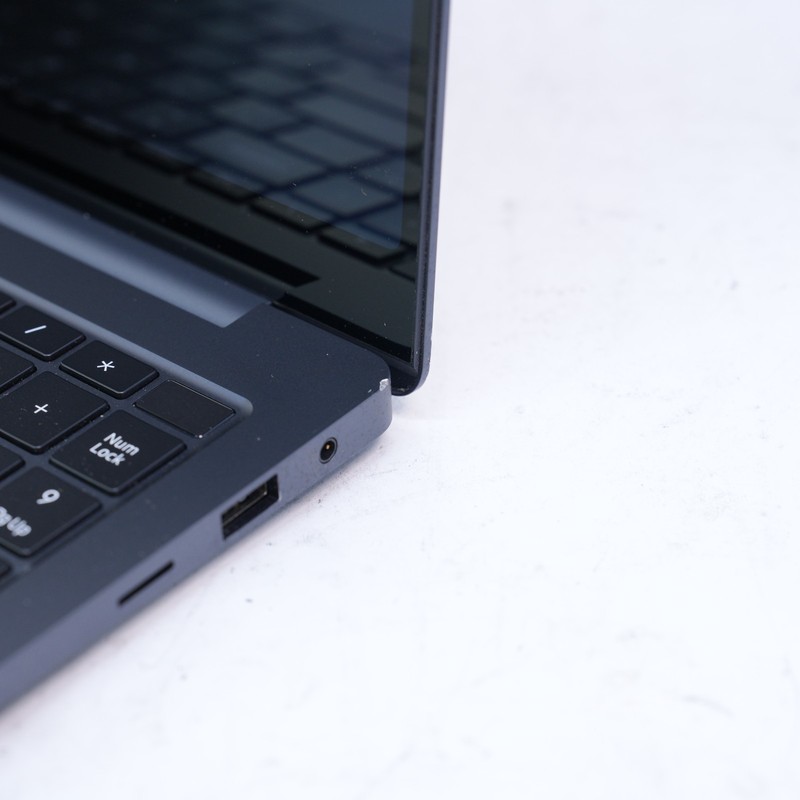 Samsung Galaxy Book3 Ultra 16″ 3K i7-13700H | 16GB | 1TB SSD | RTX4050 T12-C8 gallery