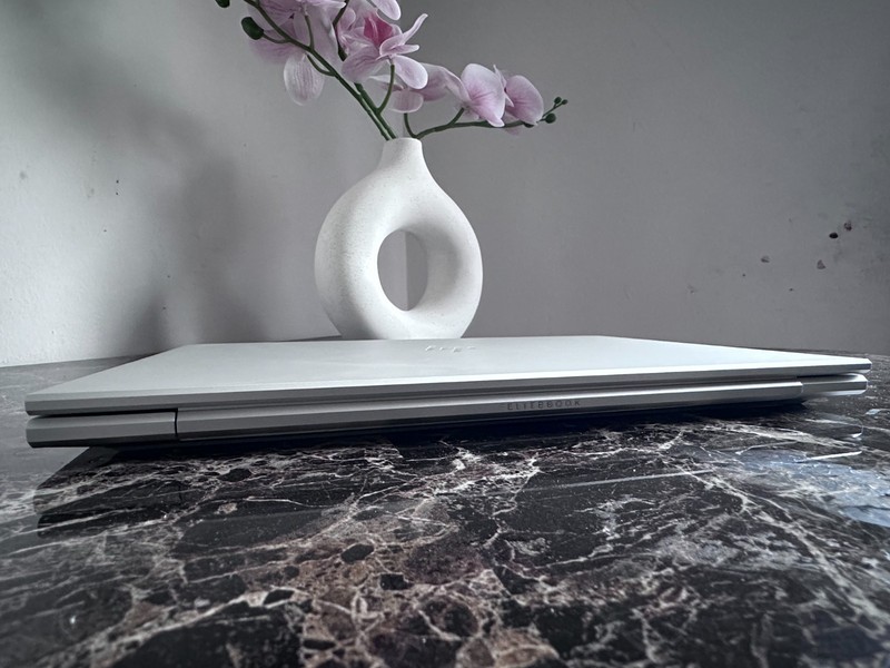 HP EliteBook AMD Ryzen 5 PRO 4650U with Radeon Graphics (2.10 GHz) gallery