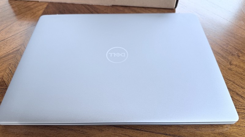Dell Inspiron 14 5440 laptop computer windows 11 pro -only 10 battery cycles gallery