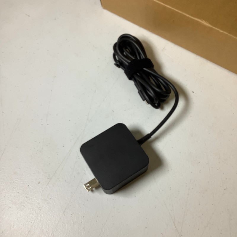ASUS Vivobook X1407QA-BS56 Laptop with Charger gallery