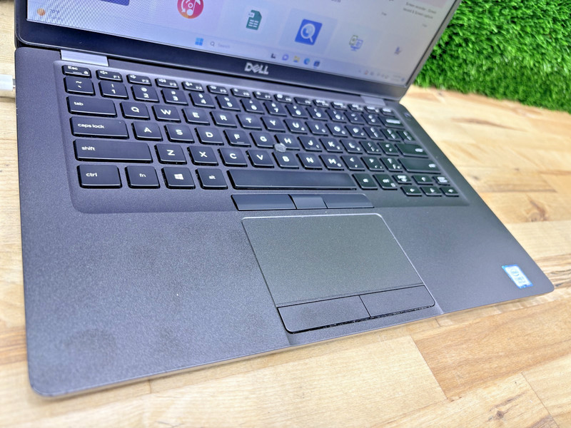 Dell Latitude 5401 14" Intel i7-9th Gen 2.60GHz 16GB RAM 256GB SSD Win 11 Pro* gallery