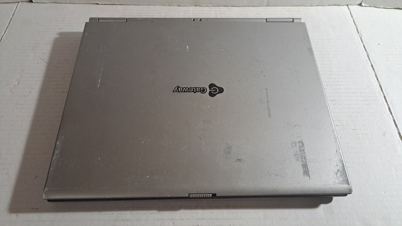 GATEWAY 4540 WINDOWS XP LAPTOP PC FOR PARTS OR REPAIR gallery