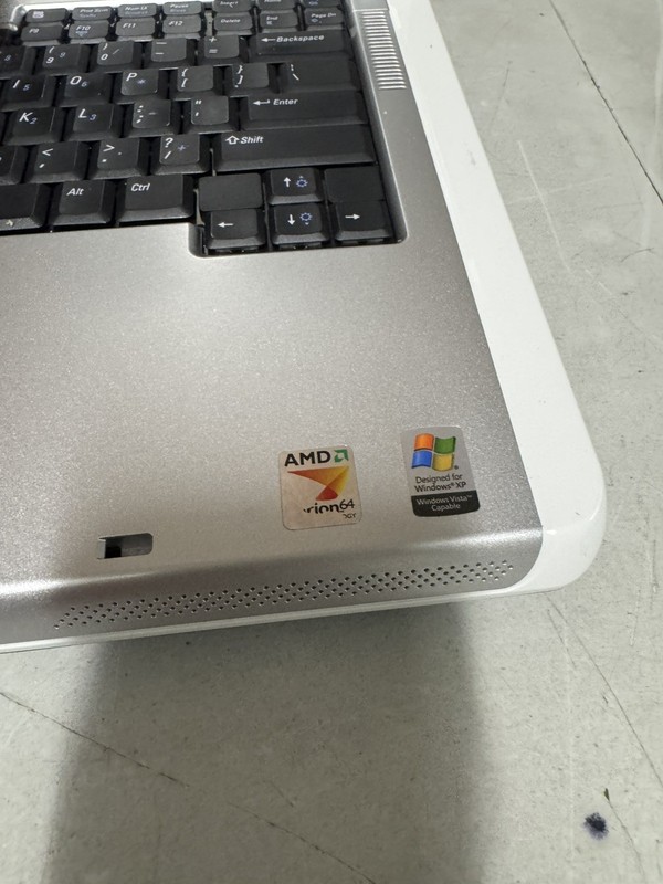 Dell Inspiron 1501 AMD Turion 64 MK-36 Boots No HDD/SSD AS-IS Parts Repair gallery