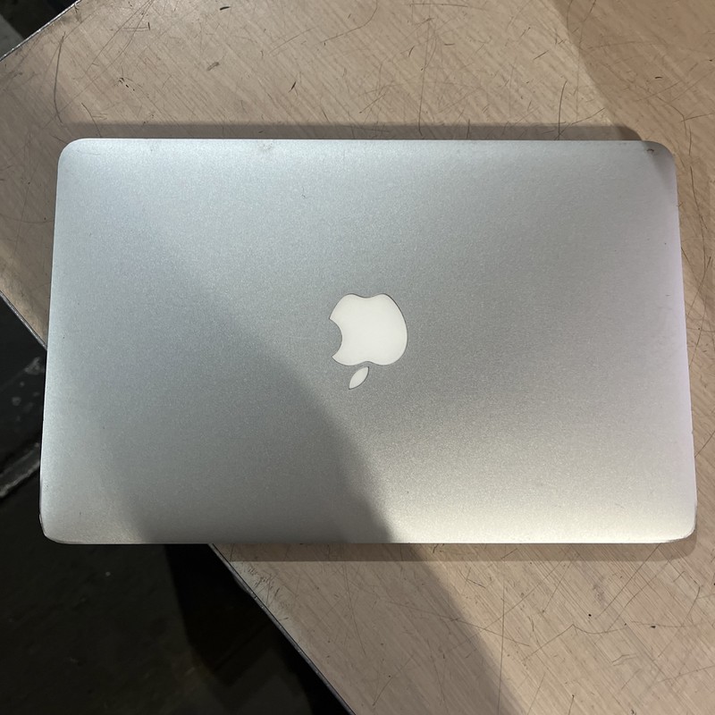 APPLE MACBOOK AIR 11" EARLY 2015 CORE I5-5250U 1.6GHZ 4GB RAM gallery