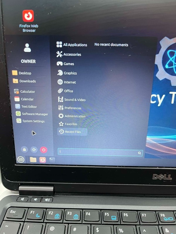 Dell Latitude E7240|Linux Mint| Intel i5-4310U | 8GB RAM | 128GB SSD | 1 YR WTY gallery