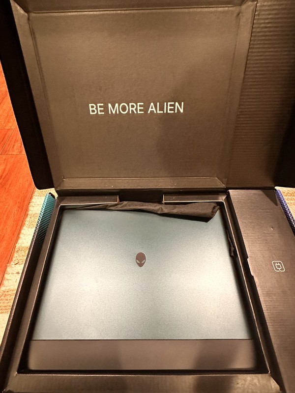 Dell Alienware 18 Area51 Ultra9 32GB 1TB SSD 18" Gaming Laptop NEW gallery