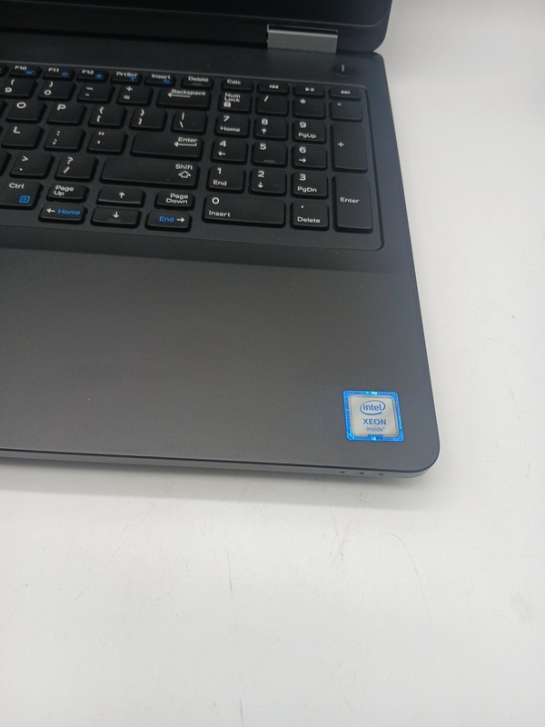 Dell Precision 3510 15.6" Intel Xeon E3-1505M V5 @2.80GHz 32GBRAM 512GB SSD gallery