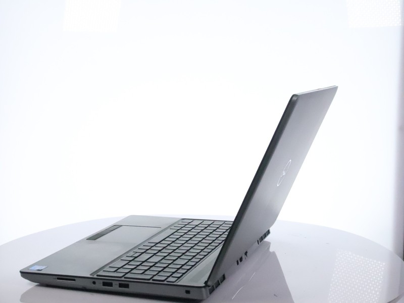 Dell Precision 7560 i7-11850H 32GB RAM 512GB NVMe 4GB NVIDIA T1200 W11P w/ AC gallery