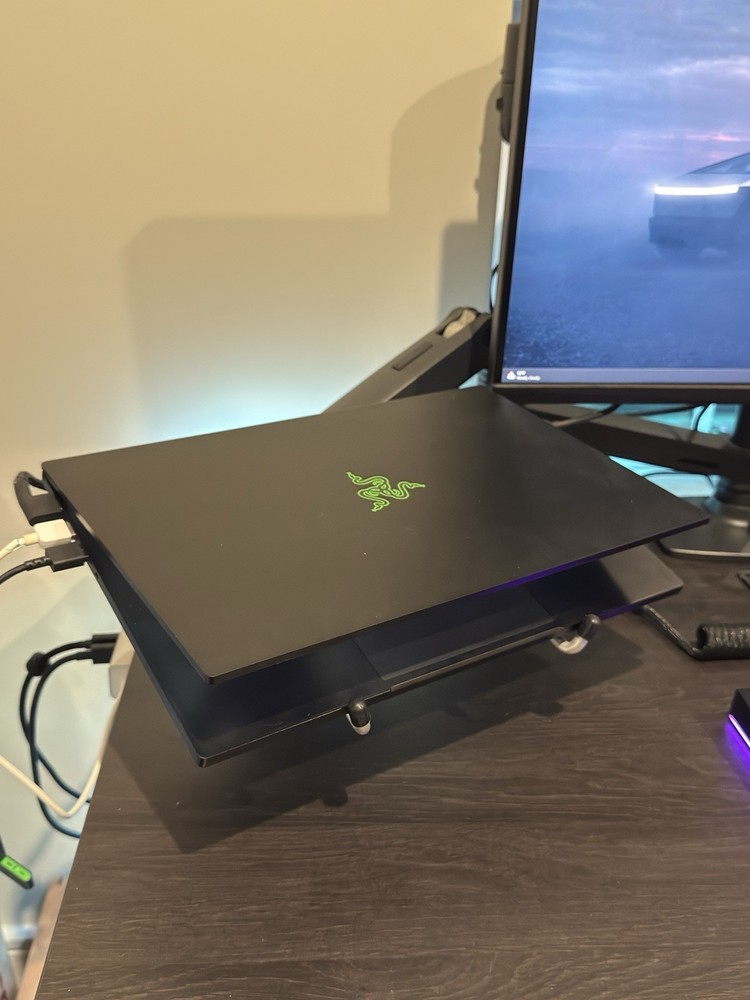 Razer Blade 15 (2018) - GTX 1060 - i7-8750H - 64GB RAM - 512GB SSD (No Battery)