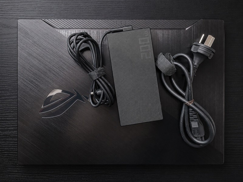 ASUS ROG Zephyrus G15 15.6” Ryzen 7 3750H GTX 1660 Ti Max-Q 16GB 477GB SSD Win11 gallery