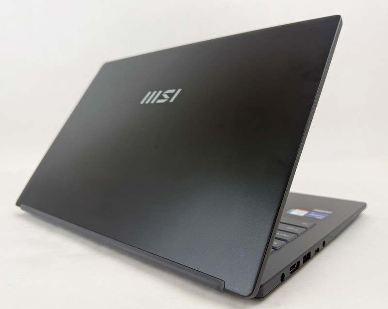 MSI Modern 15 H B13M 15.6" FHD i9-13900H 32GB 1TB SSD W11H gallery