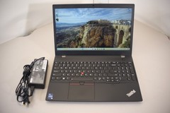 Lenovo ThinkPad P15v Gen 3 15.6″ Core i7-12800H 2.4Ghz 16GB RAM 256GB SSD A2000