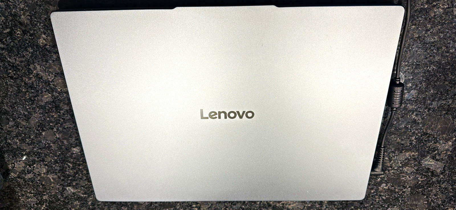 Lenovo IdeaPad Slim 3 15Q8X10 15.6" Snapdragon X126100 16GB 256GB SSD gallery