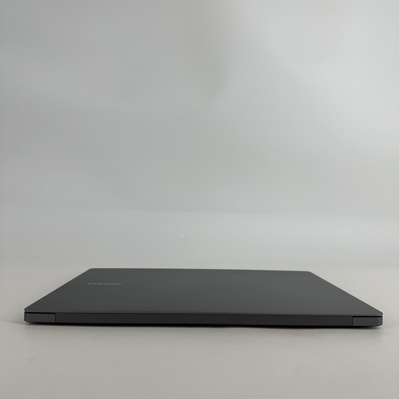 Samsung Galaxy Book5 Pro 16 Gray QHD+ TOUCH 2.2 GHz Ultra 7 256V 16GB 1TB SSD gallery