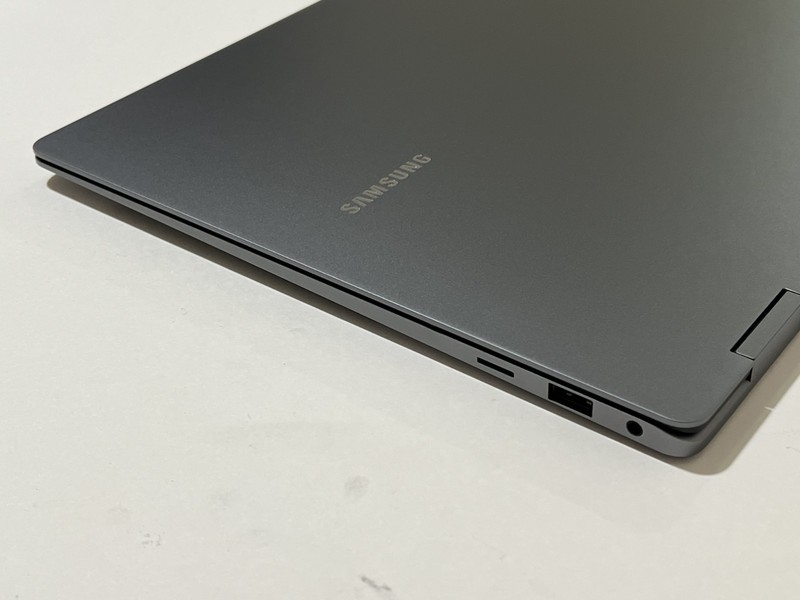 Samsung Galaxy Book5 PRO 360 16" Intel Ultra 7 32GB RAM 1TB SSD NP960QHA #084H gallery