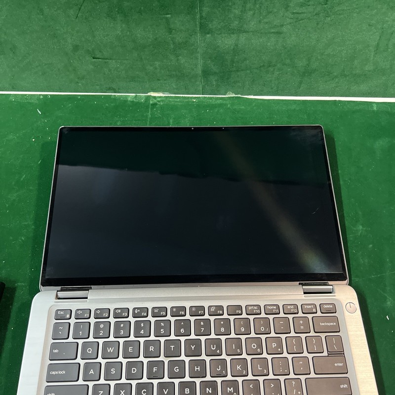 Dell Latitude 7400 2-in-1 14" FHD Touch i5-8350 16GB 256gb SSD IR Cam FPR W11P gallery