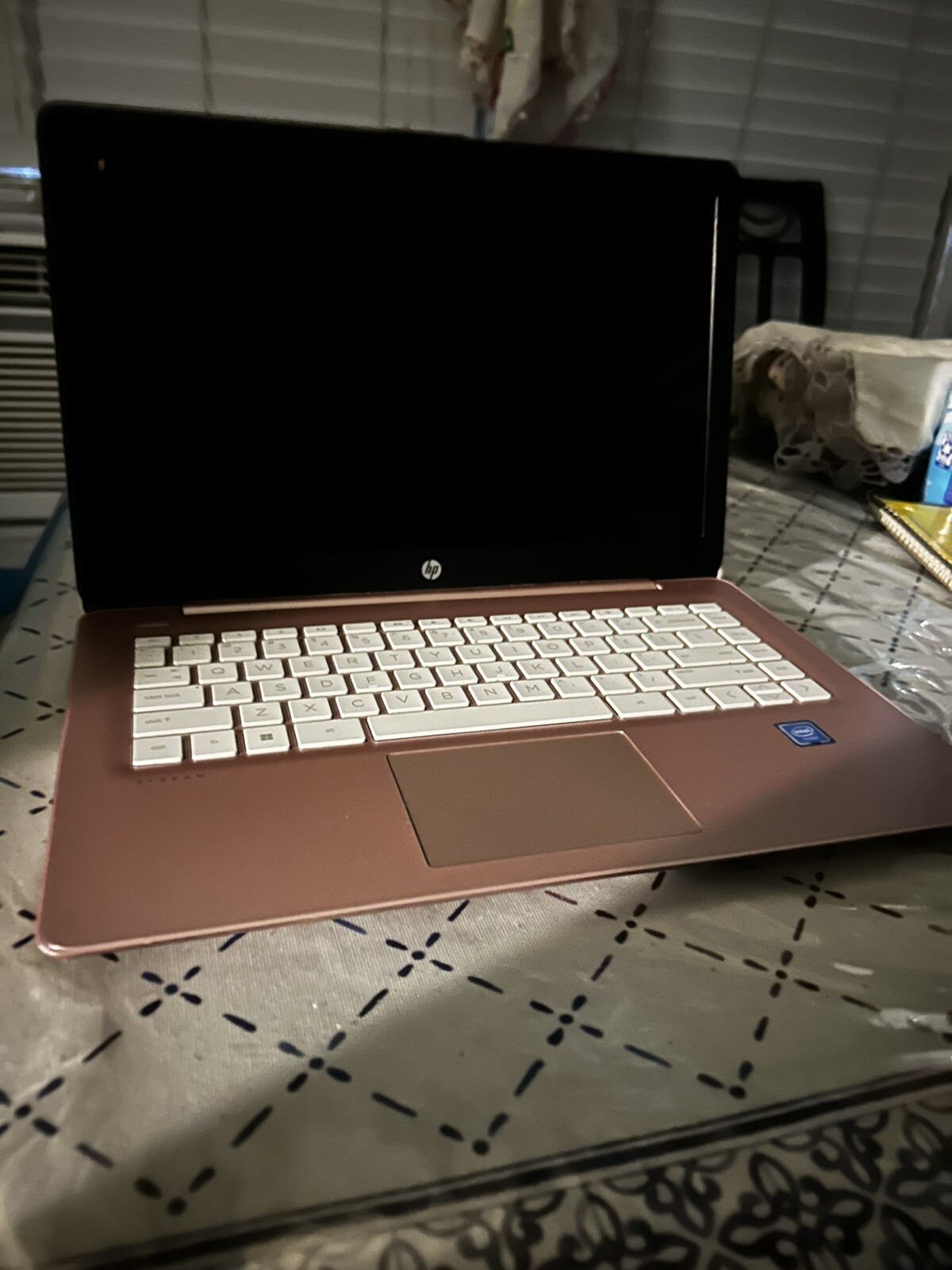 HP 14-CB172WM Stream 14" (64GB SSD, Intel Celeron N4000, 1.10GHz, 4GB RAM, Intel gallery