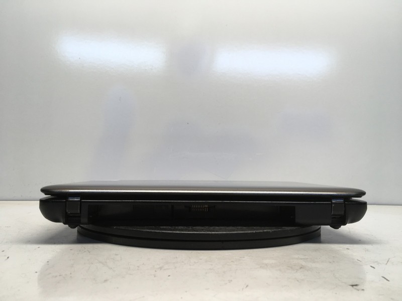 Toshiba Satellite L645D-S4037 AMD Phenom II P820 1.8GHz 4 GB NO HDD/Battery gallery
