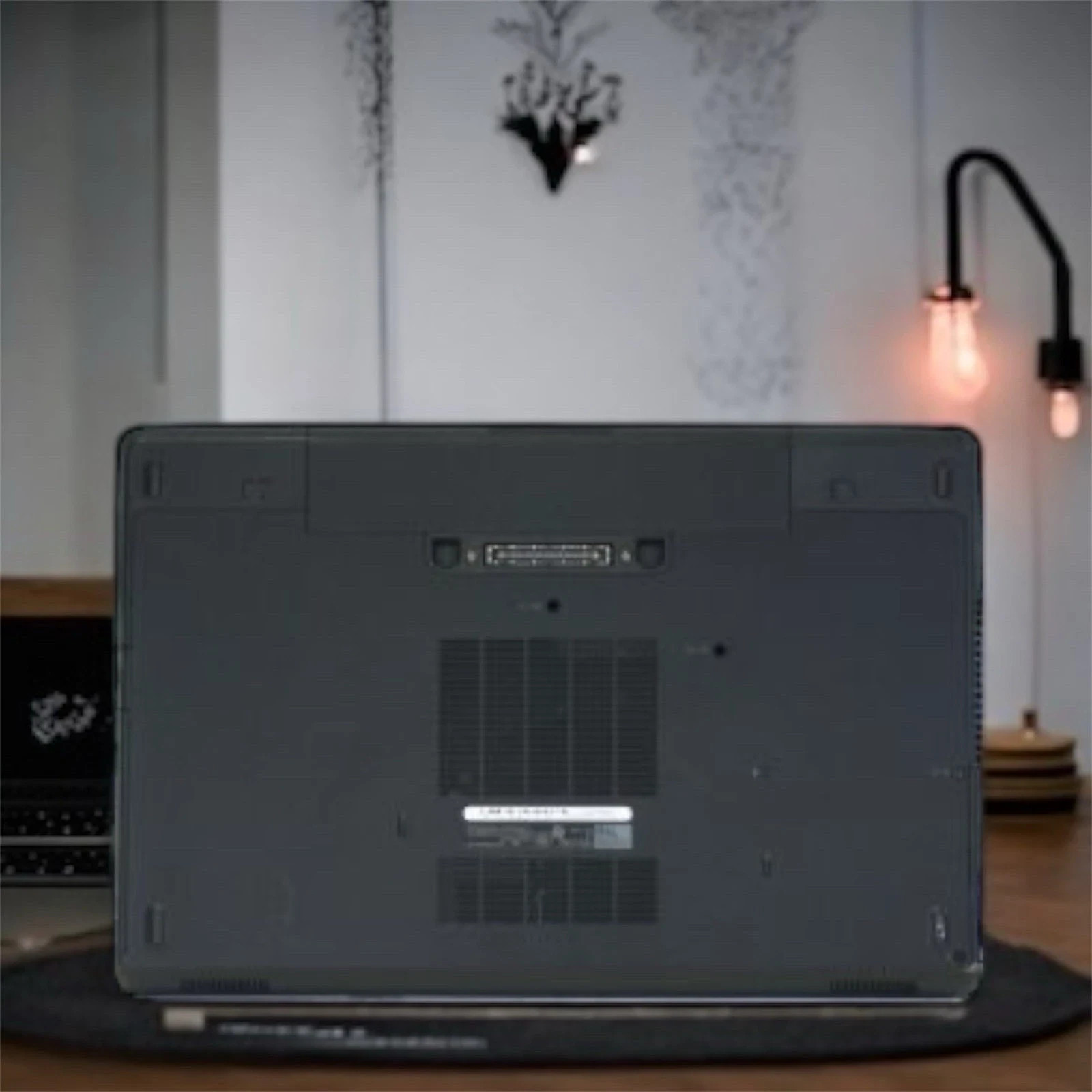 Dell Latitude E6540 i7 vPro -8GB - 256GB SSD -Windows 10 Pro gallery