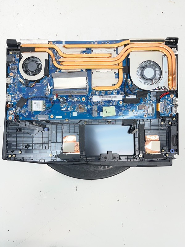 MSI Bravo 15 c7v AMD Ryzen 7 7000 Series Nvidia RTX 4050 - Parts/Repair gallery