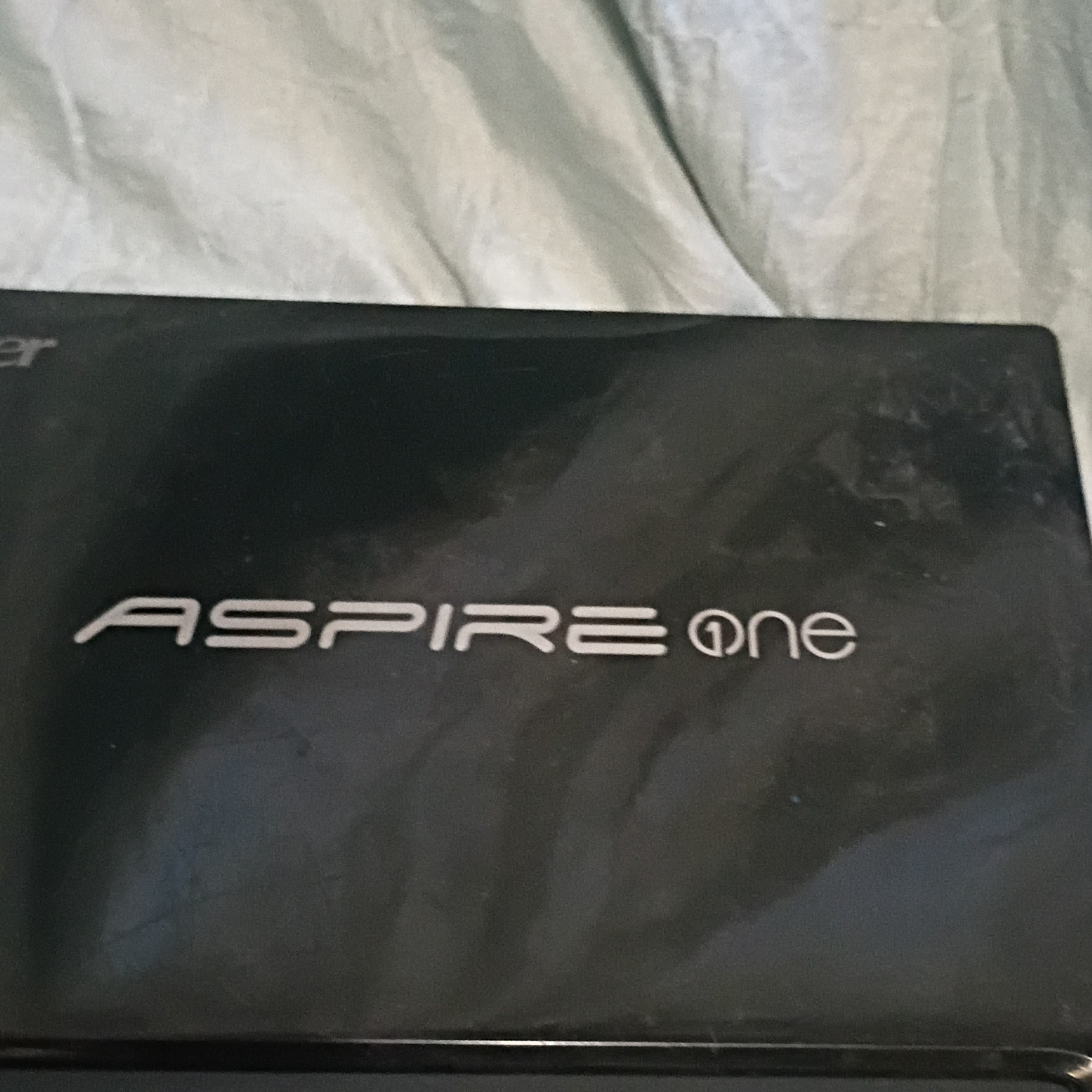 Acer Aspire One D255E Netbook Intel Atom Windows 7 Starter 10.1" Black Webcam gallery